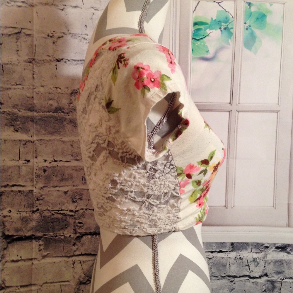 Cute Floral Crop Top size M - Picture 4 of 8